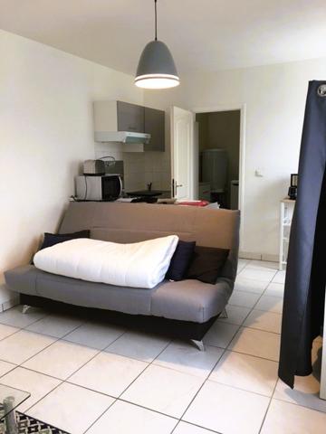 STUDIO VENDU LOUE - 2 PLACES DE PARKINGS
