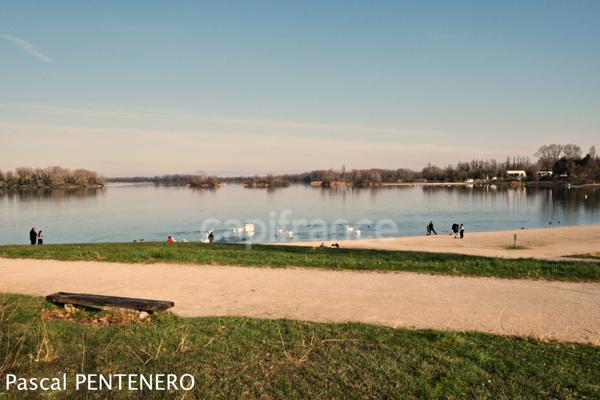 A vendre VAULX EN VELIN appartement T4 traversant