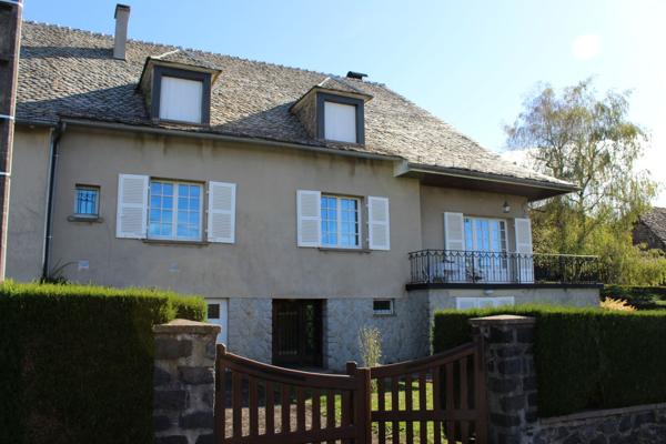 MAISON BOURGEOISE CENTRE-VILLE Mauriac (15200)