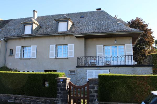 MAISON BOURGEOISE CENTRE-VILLE Mauriac (15200)