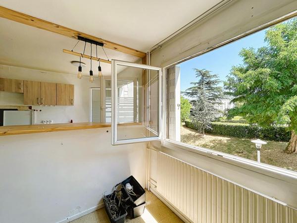 Spacieux appartement 3 pièces à rafraîchir