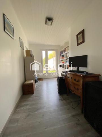 Maison lumineuse avec piscine non mitoyenne