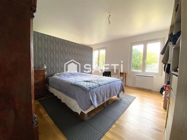 Maison lumineuse avec piscine non mitoyenne