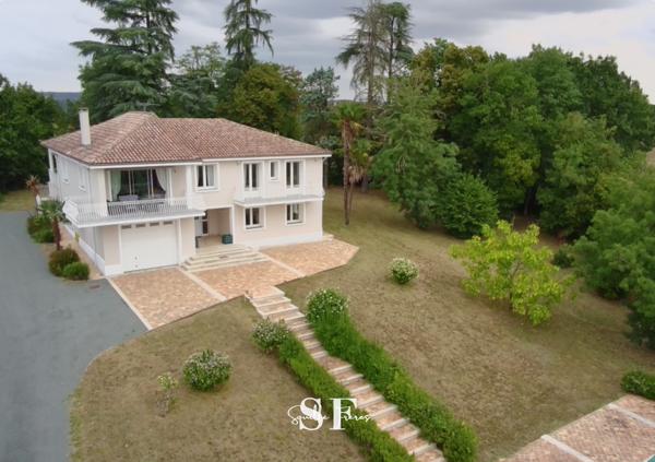 Maison 5 pièce(s) 4 chambre(s) 230 m²