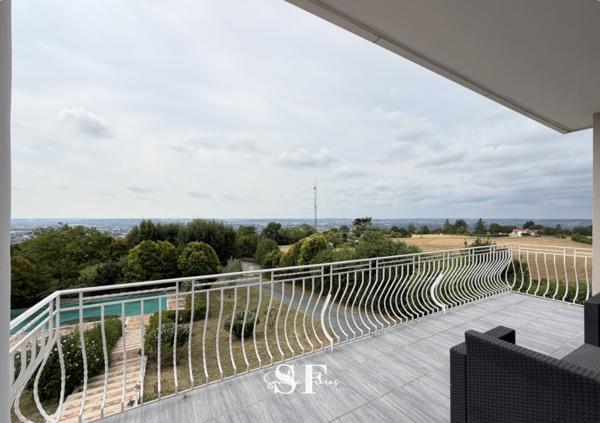 Maison 5 pièce(s) 4 chambre(s) 230 m²