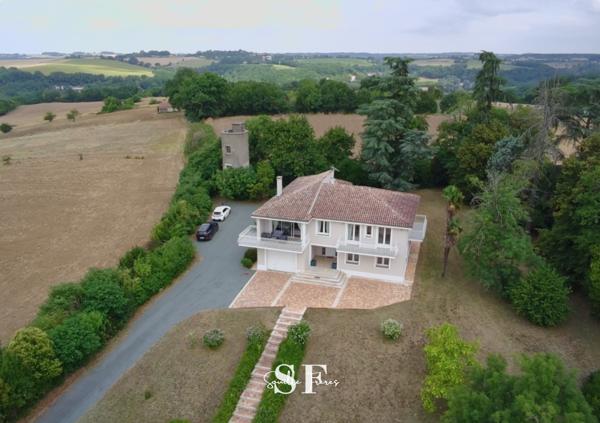 Maison 5 pièce(s) 4 chambre(s) 230 m²