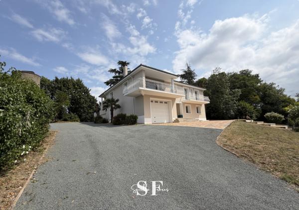 Maison 5 pièce(s) 4 chambre(s) 230 m²