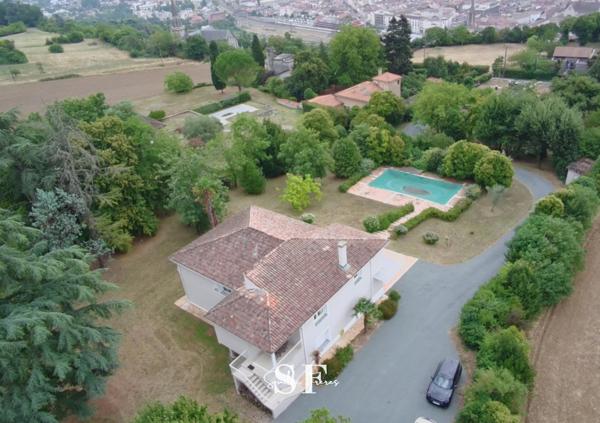 Maison 5 pièce(s) 4 chambre(s) 230 m²