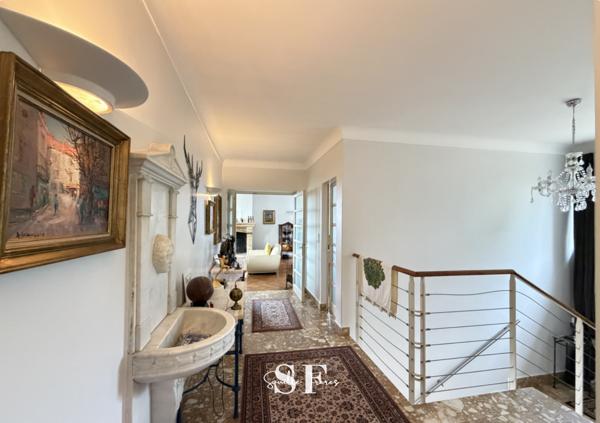 Maison 5 pièce(s) 4 chambre(s) 230 m²