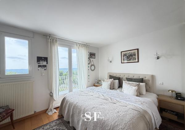 Maison 5 pièce(s) 4 chambre(s) 230 m²
