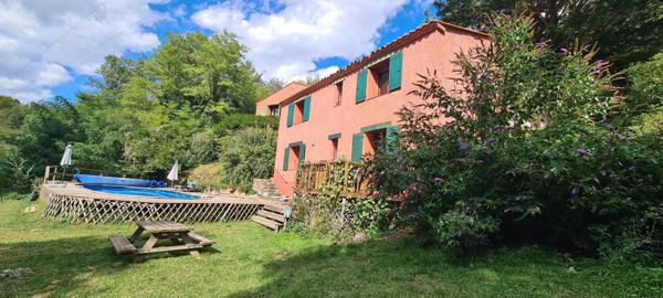 Très beau mas catalan avec terrain et piscine