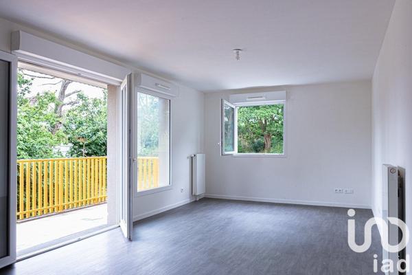 Appartement 3 pièces de 65 m² à Petit-Couronne (76650)