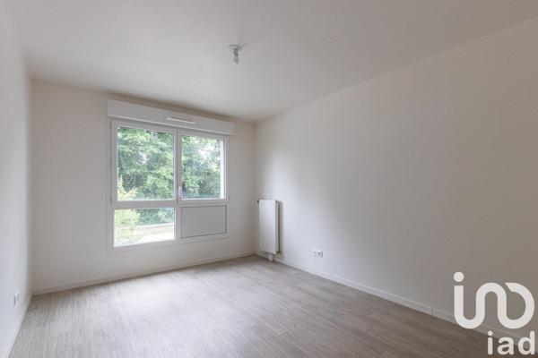 Appartement 3 pièces de 65 m² à Petit-Couronne (76650)