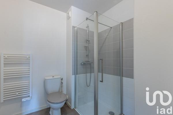 Appartement 3 pièces de 65 m² à Petit-Couronne (76650)