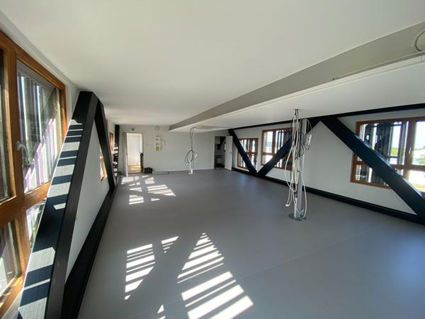 A VENDRE BUREAUX CDA EST DE LA ROCHELLE 369 m²
