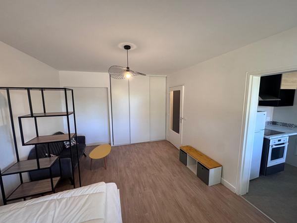 PALAISEAU STUDIO MEUBLÉ À LOUER