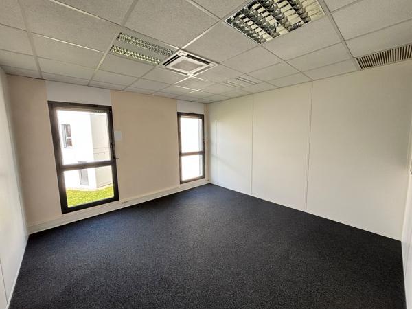 BUREAUX À LOUER-PARC DU VIEUX MOULIN