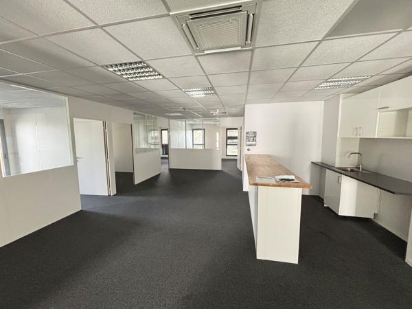 BUREAUX À LOUER-PARC DU VIEUX MOULIN