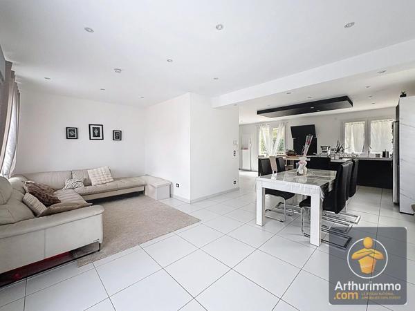 Vente                                                      Maison
                        
                     6 pièces                      122 m2                     à Yerres