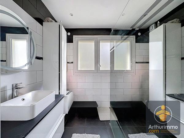 Vente                                                      Maison
                        
                     6 pièces                      122 m2                     à Yerres