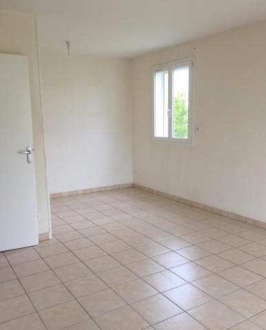 Dans le bourg de Coulounieix Chamiers, T2 en rez de ...