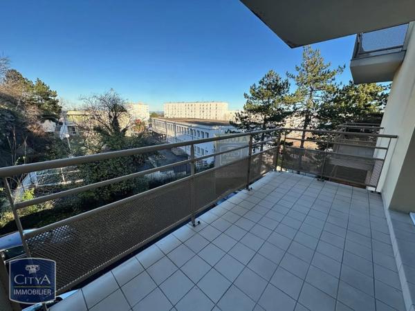 Appartement à louer 2 pièces 46.59m² Clermont-Ferrand (63000)
