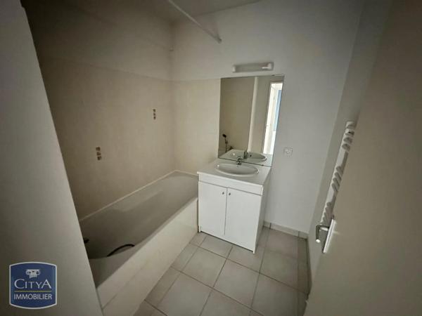 Appartement à louer 2 pièces 46.59m² Clermont-Ferrand (63000)