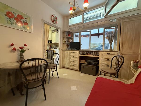 Appartement
         2 pièces
        - 39 m² 139 000 € *