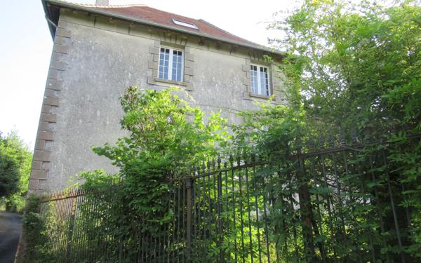 Maison à vendre    1 pièce • 331 m2 Bussière-Galant