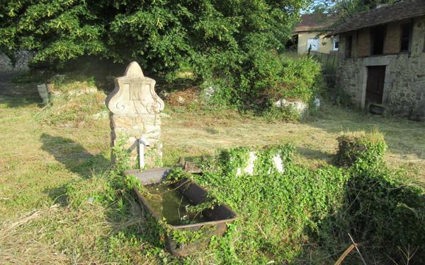 Maison à vendre    1 pièce • 331 m2 Bussière-Galant