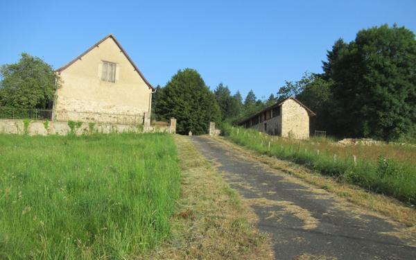 Maison à vendre    1 pièce • 331 m2 Bussière-Galant