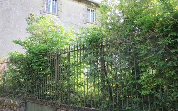 Maison à vendre    1 pièce • 331 m2 Bussière-Galant