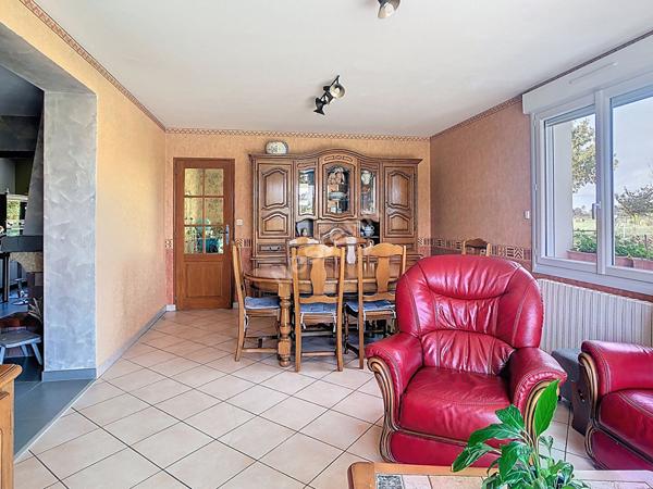 A vendre, maison en campagne du Lion-d'Angers et proche de Segré, avec quatre chambres et près de 6000m2 de terrain