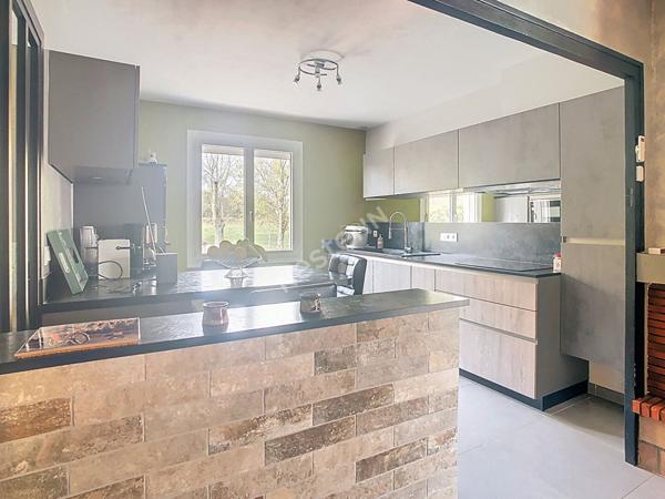 A vendre, maison en campagne du Lion-d'Angers et proche de Segré, avec quatre chambres et près de 6000m2 de terrain