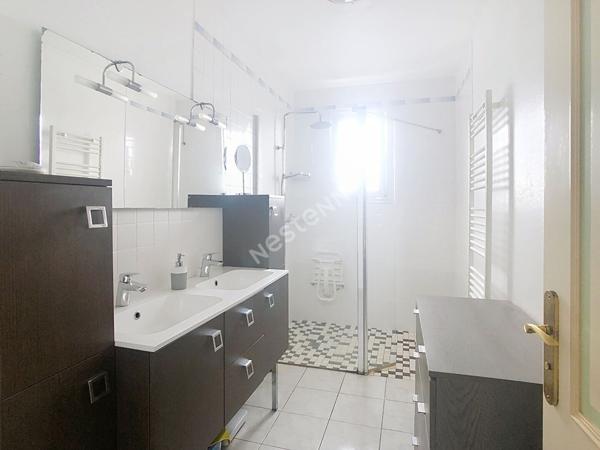 A vendre, maison en campagne du Lion-d'Angers et proche de Segré, avec quatre chambres et près de 6000m2 de terrain