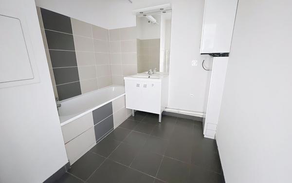 Appartement à vendre    1 pièce • 24 m2 Vénissieux