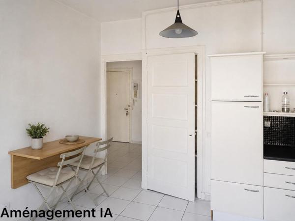 Appartement lumineux avec balcon, beaux volumes, cave et ascenseur – 5ème étage