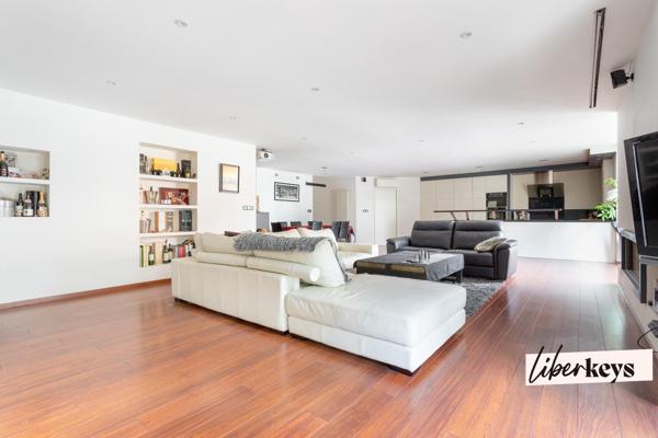 Appartement 165m² - 3 chambres - 1 parking - 1 grande terrasse