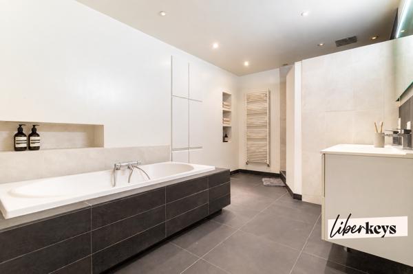 Appartement 165m² - 3 chambres - 1 parking - 1 grande terrasse