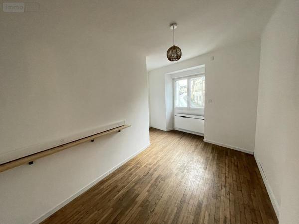 Appartement à louer à Cossé-le-Vivien en Mayenne (53230), ref : 53032-L330