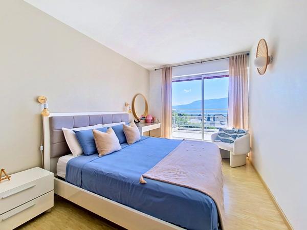 Villa d'exception avec vue lac, piscine et prestations haut de gamme