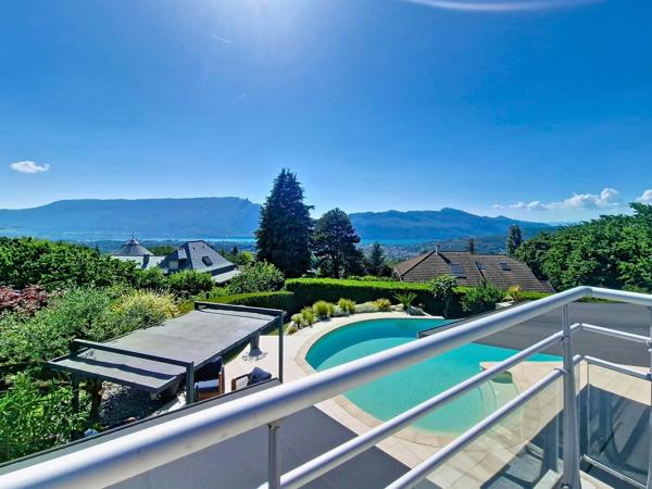 Villa d'exception avec vue lac, piscine et prestations haut de gamme