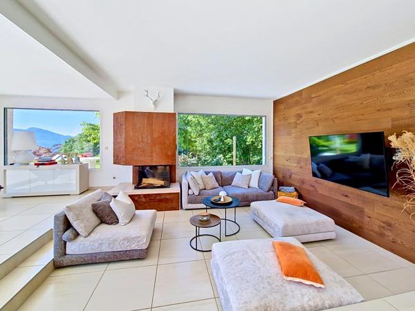 Villa d'exception avec vue lac, piscine et prestations haut de gamme