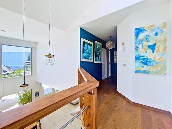 Villa d'exception avec vue lac, piscine et prestations haut de gamme
