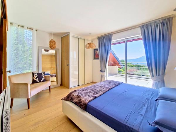Villa d'exception avec vue lac, piscine et prestations haut de gamme