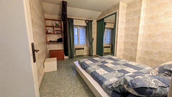 CENTRE VILLE BRASSAC - IMMEUBLE MIXTE APPARTEMENT T6  + FDC de BOULANGERIE