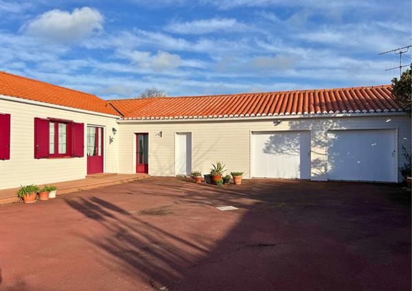 Beauvoir-sur-Mer : Maison 3 chambres avec double garage