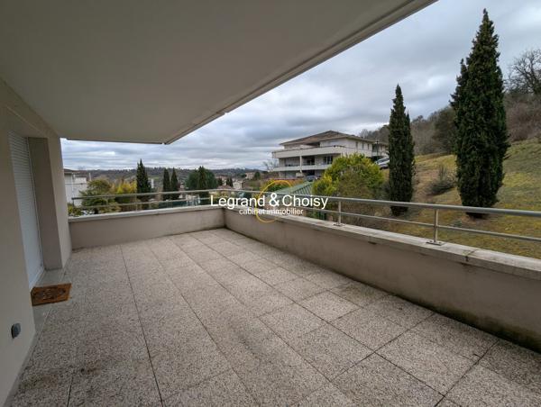 T3 piscine terrasse parking
