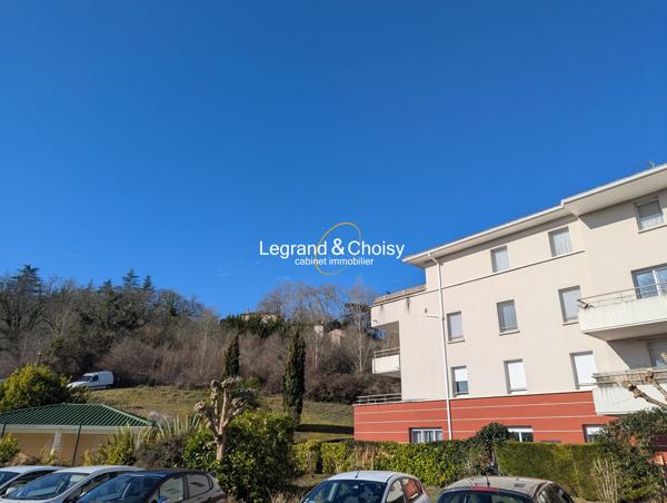 T3 piscine terrasse parking