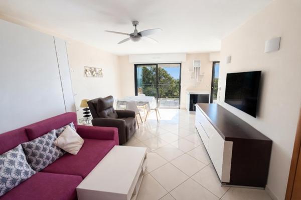 Saint-Raphaël – Superbe 2P dernier étage – Terrasse 21 m² plein sud – Résidence standing piscine – Garage